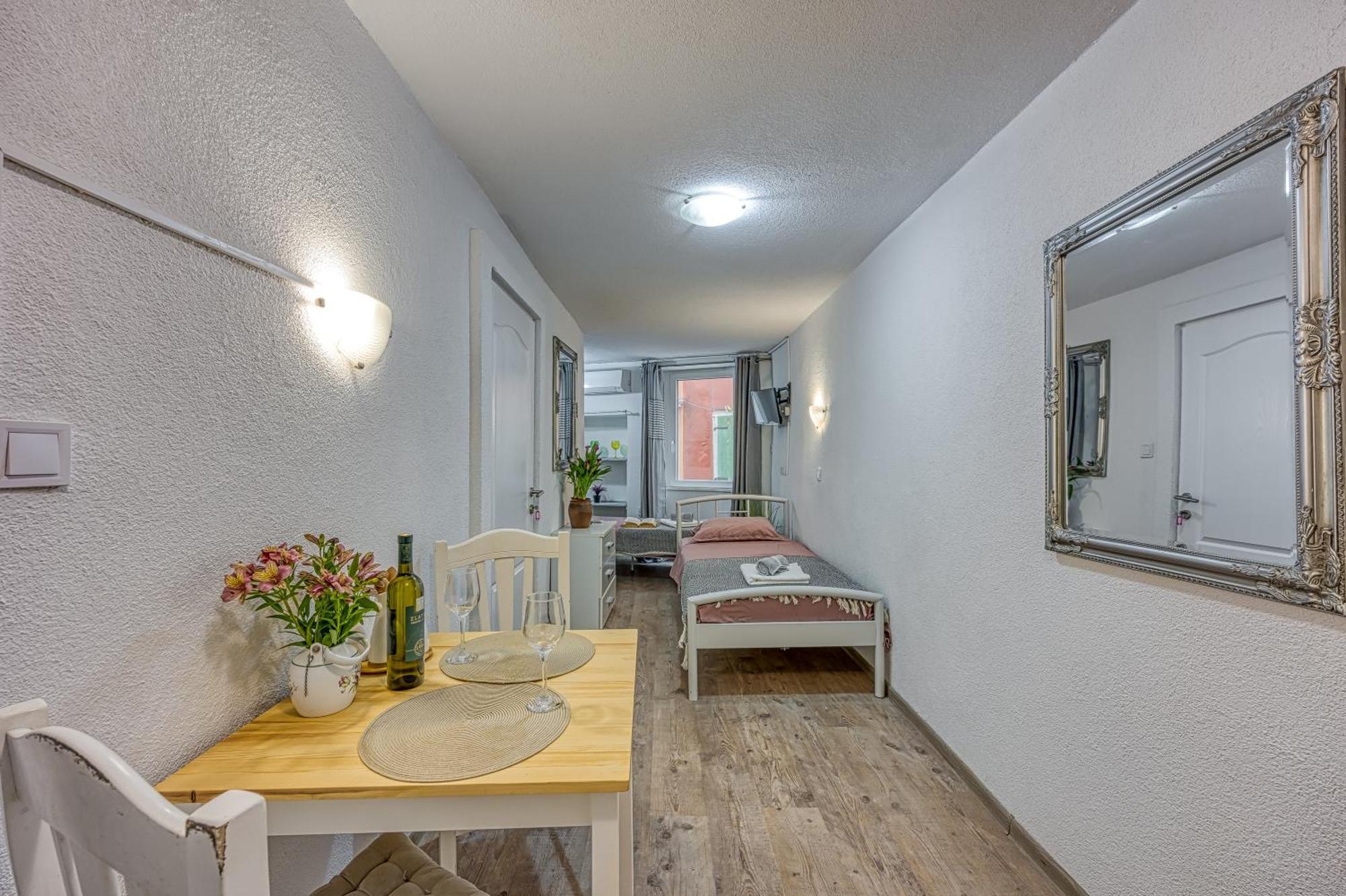 Studio Katarina Rovinj Luaran gambar